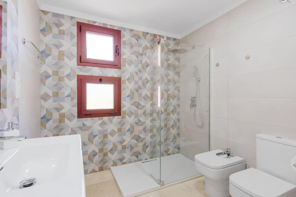 Breath Taking Views At Brisas, 3br Flat W/pool Marbella